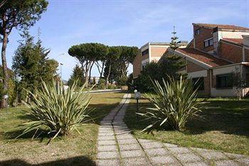 Casa Per Ferie Eremo Santa Rosa Da Lima Hotel โรม ภายนอก รูปภาพ