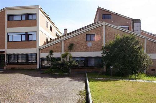 Casa Per Ferie Eremo Santa Rosa Da Lima Hotel โรม ภายนอก รูปภาพ